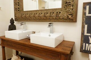 One of -in total- two bathrooms - Luxury Apartment Vienna