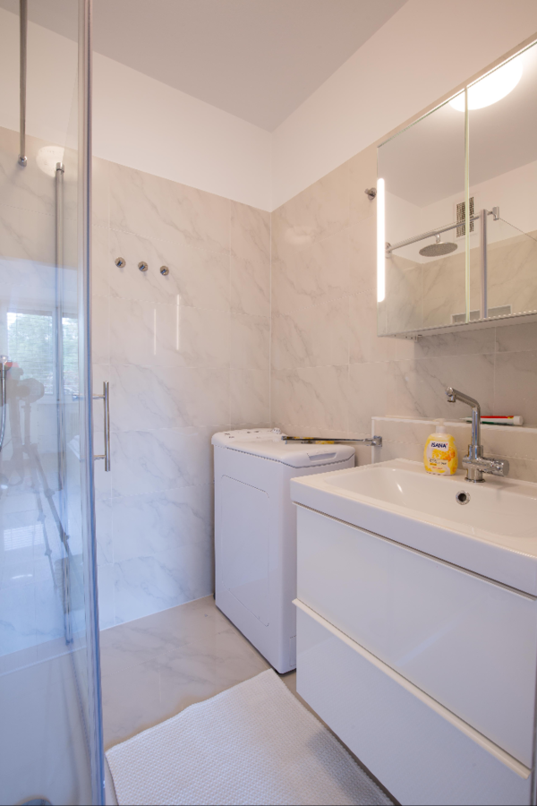 Bathroom with Washing Machine