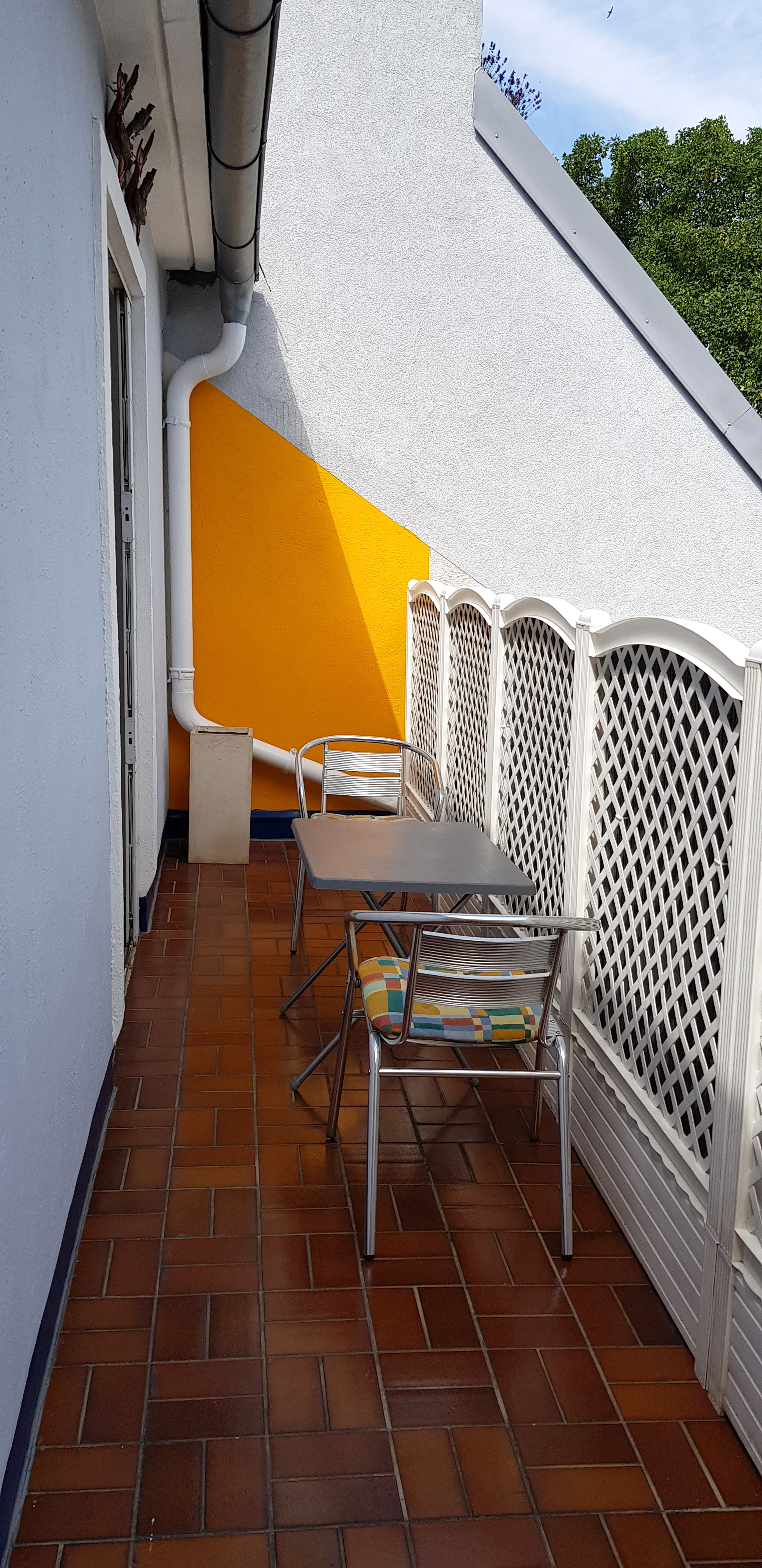 balcony 2