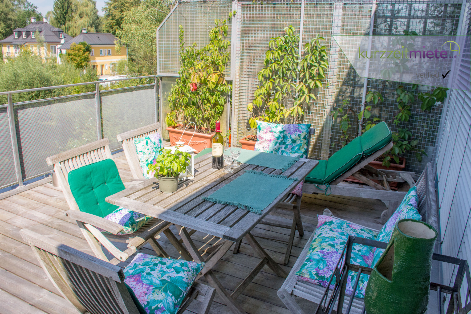 Sehr sonnige Dachterrasse mit Teakmö(Tisch,Stühle,Ligestuhl,Liege)