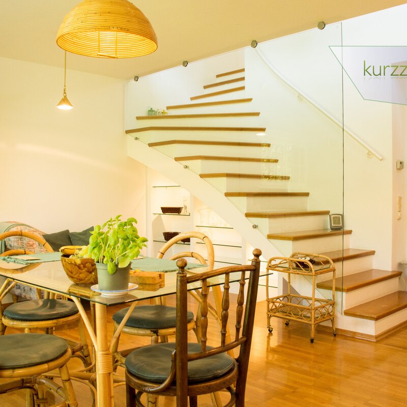 Kitchen–Livingroom with two Long–chairs