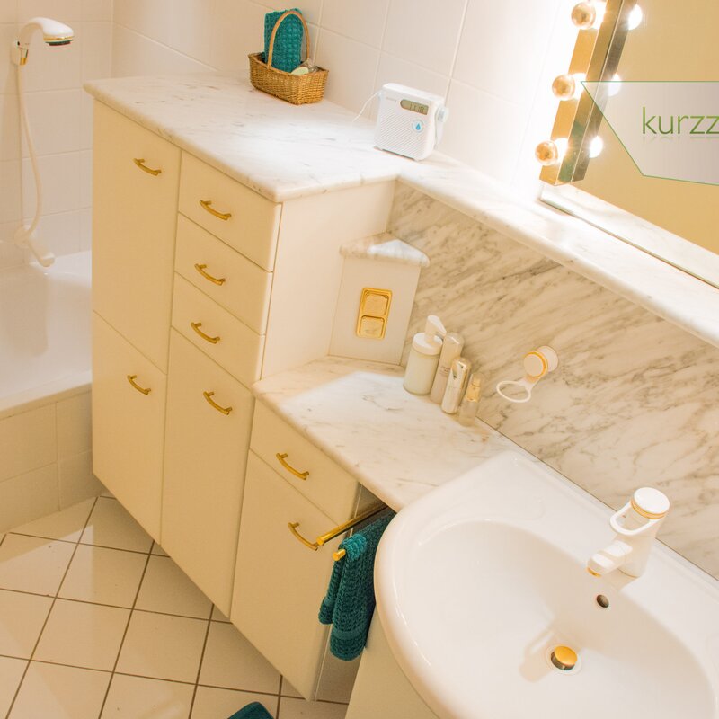 Bath tap,space for cosmetics outsi