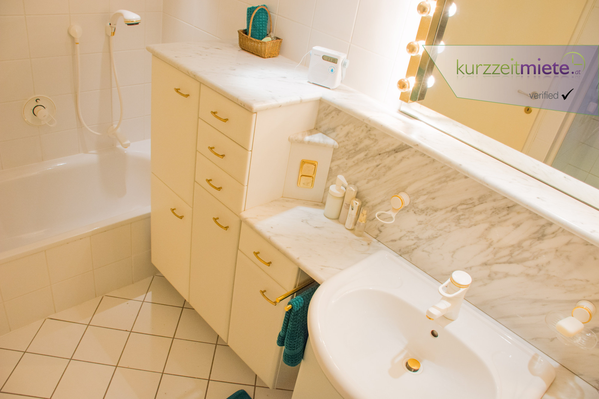 Bath tap,space for cosmetics outsi