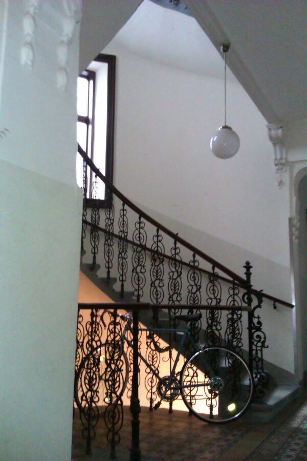 stair case with elevator