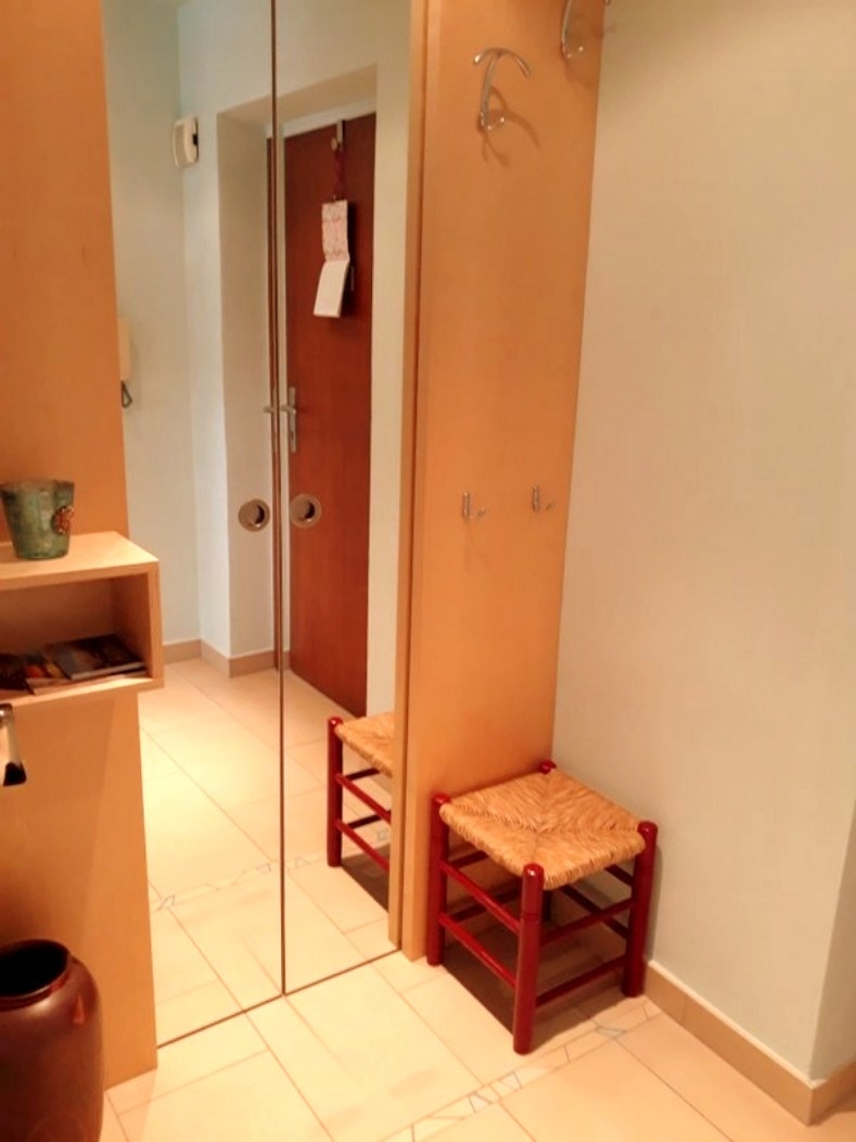 Schrank und Eingangsbereich