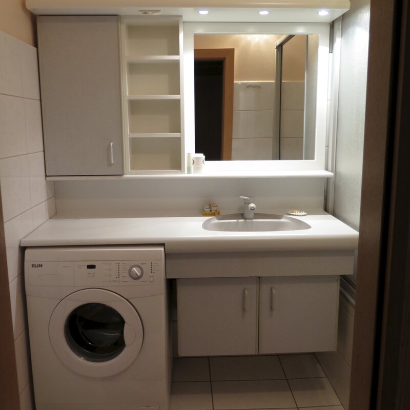 Bathroom with wasching maschine