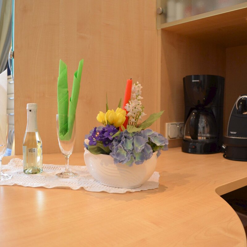 Tisch mit div. Kaffeemaschinen | © lausecker