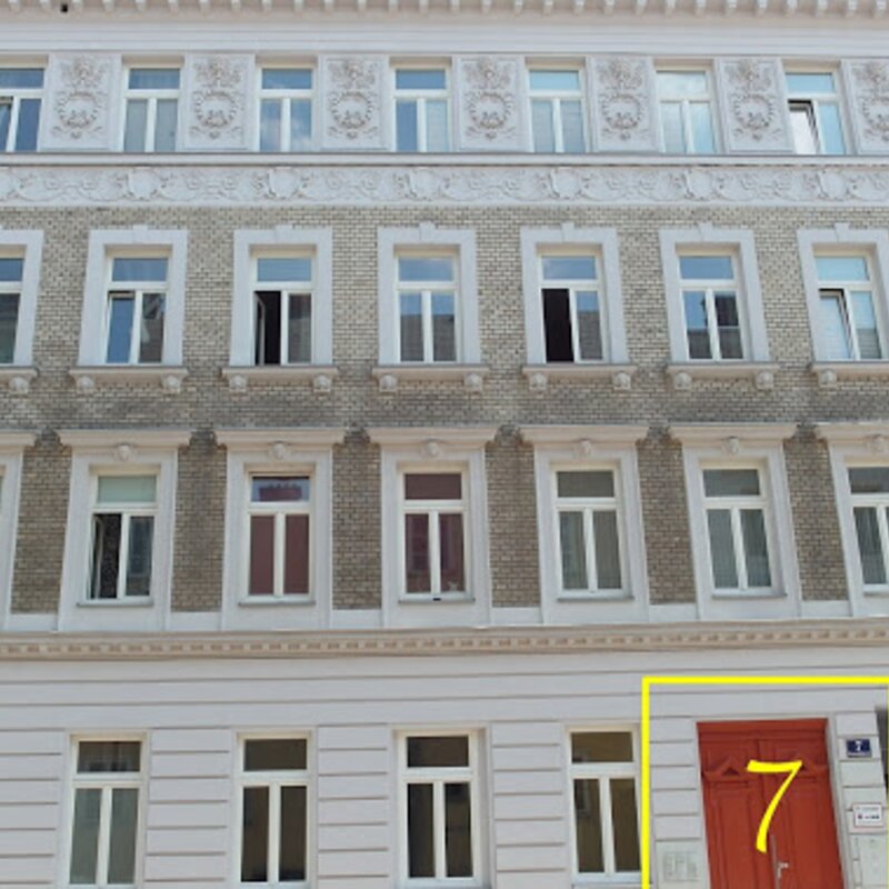 exterior view of our house | © lausecker