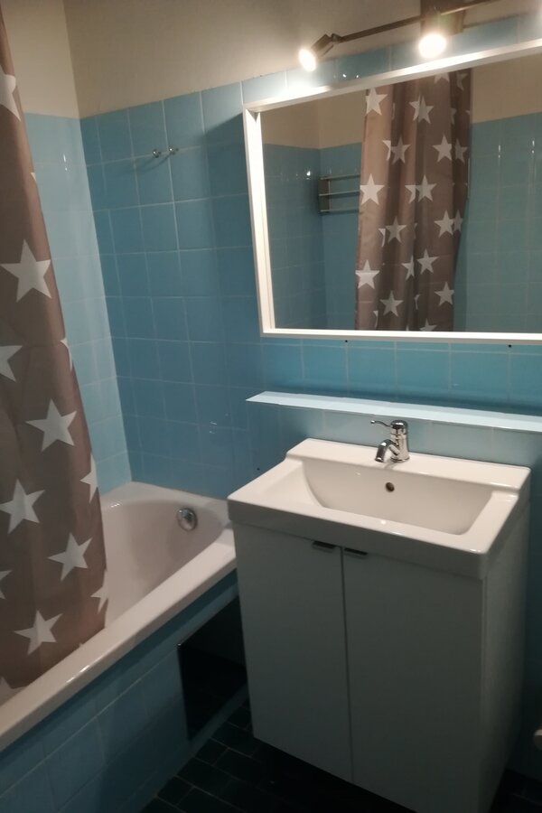 Badezimmer mit Badewanne