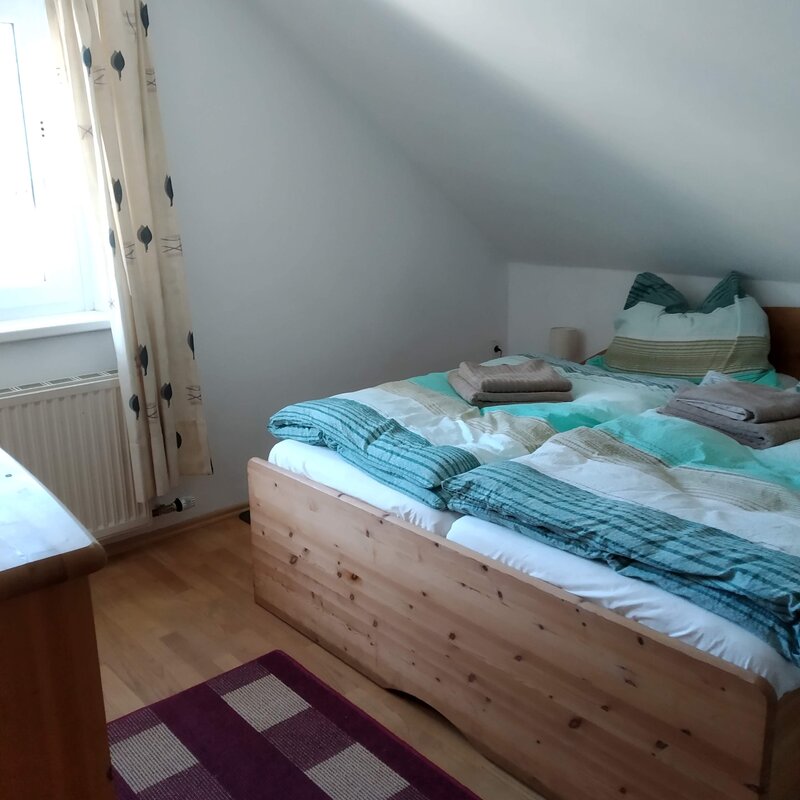 sleeping room with double bed