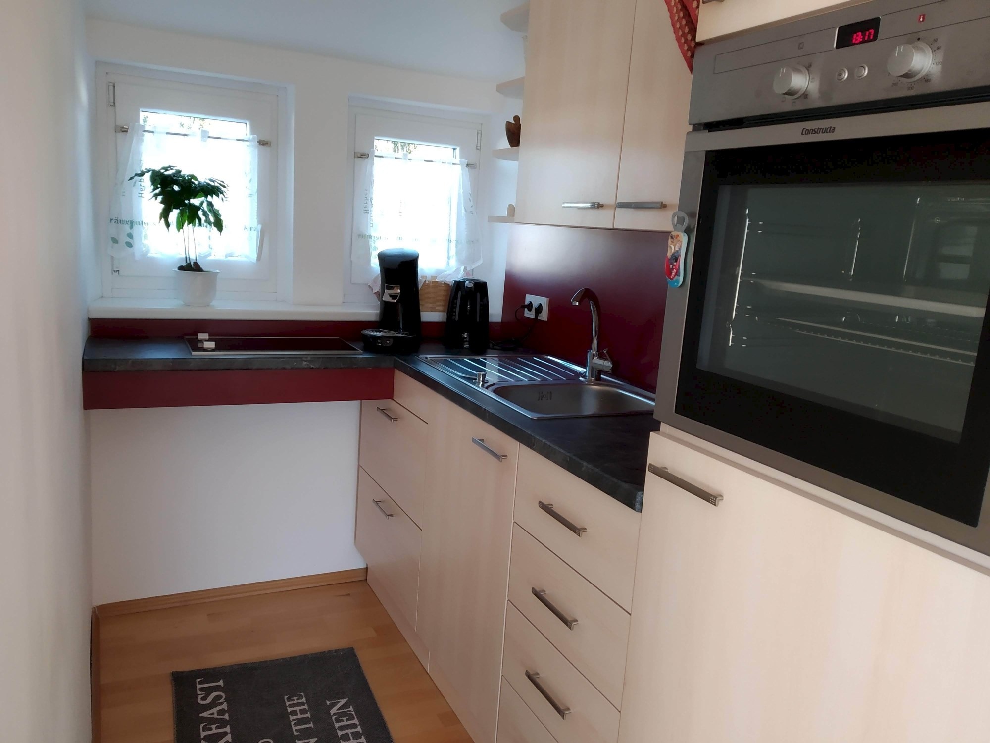 kitchen with oven, 2 hot plates, coffee machine, kettle, mixer, etc.