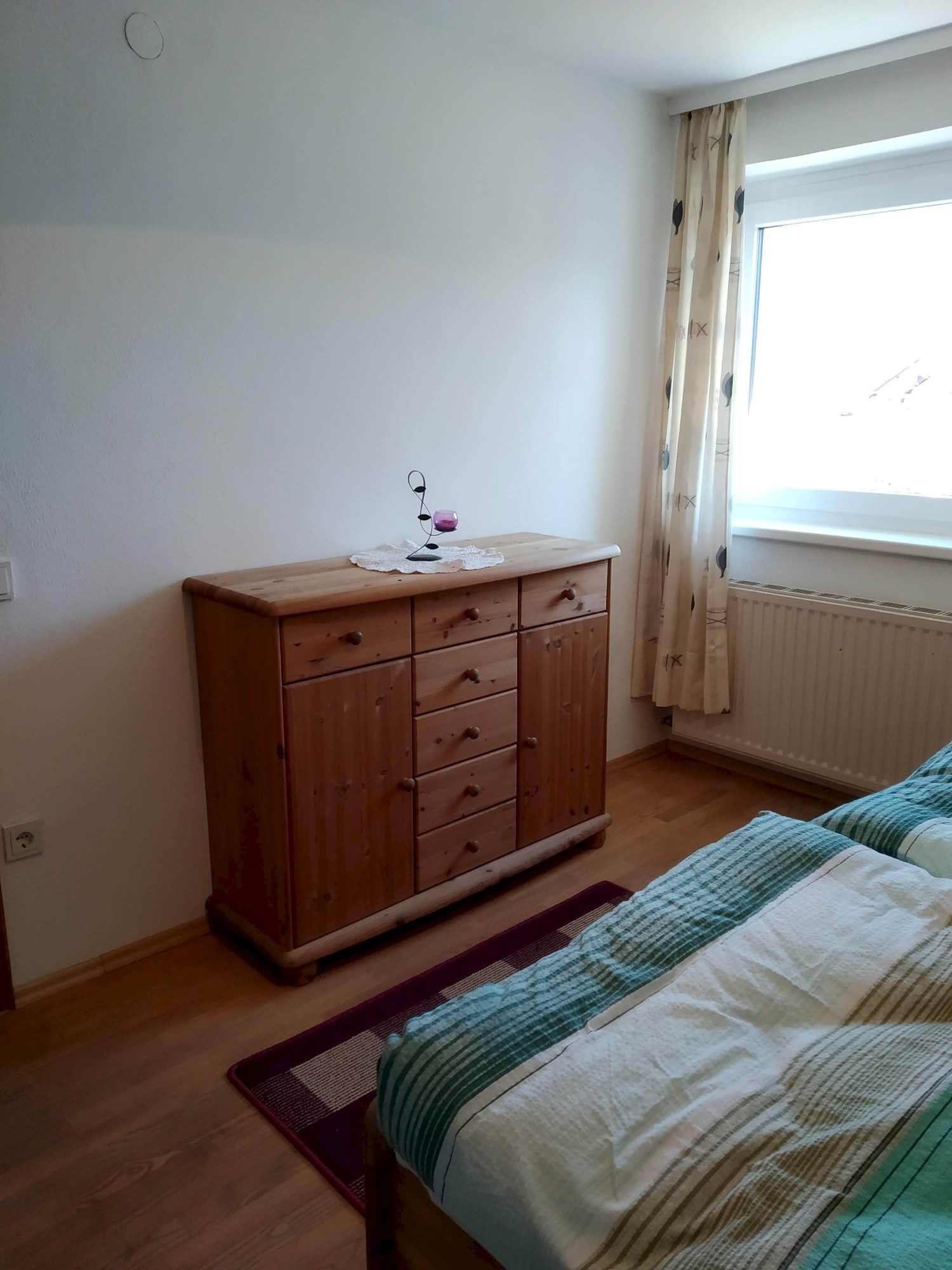 sleeping room with double bed