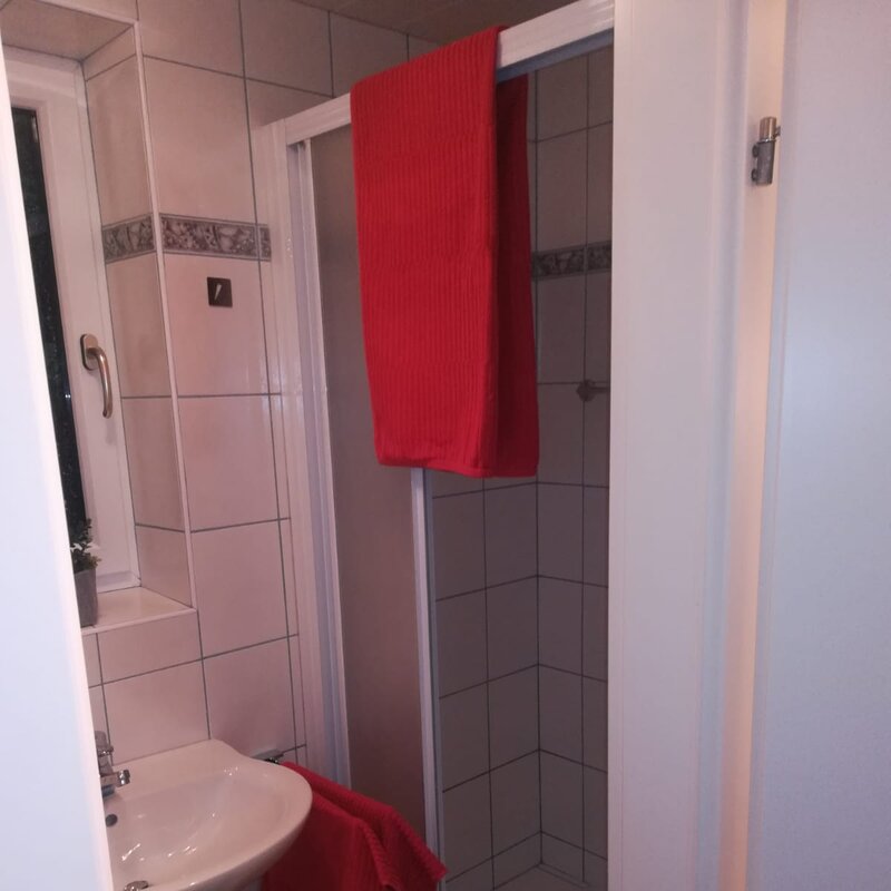 Kleines Bad im Schlafzimmer