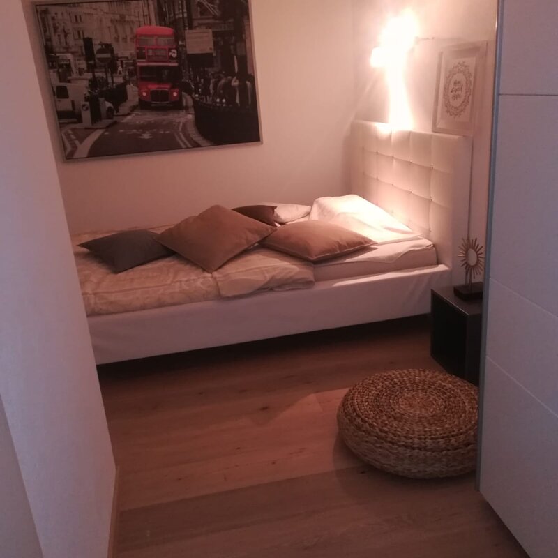 Schlafzimmer im Halbstock mit eigenem Bad