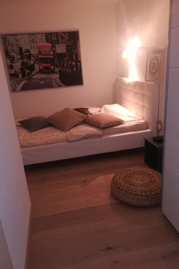 Schlafzimmer im Halbstock mit eigenem Bad