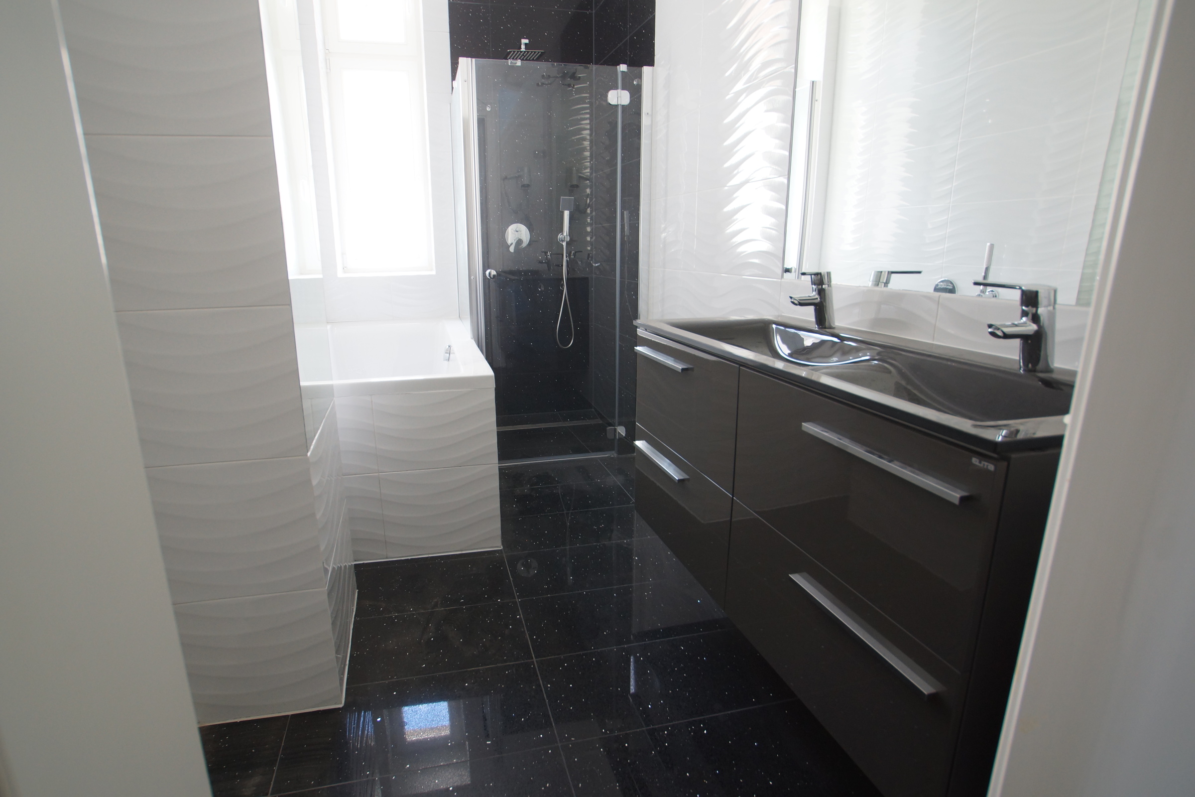 Bathroom with bathtub