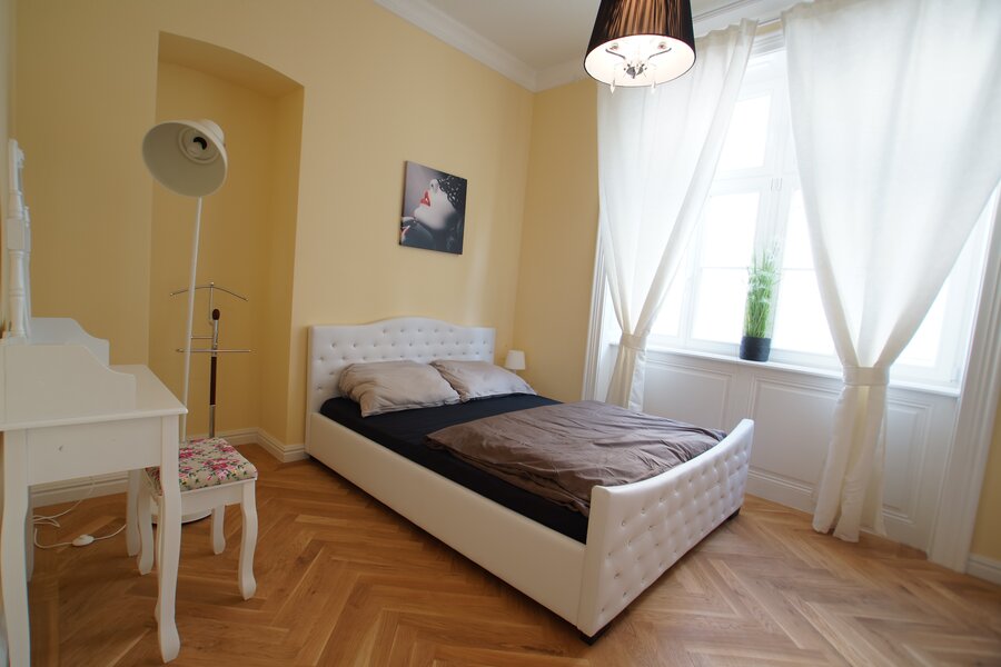 Bed room 1
