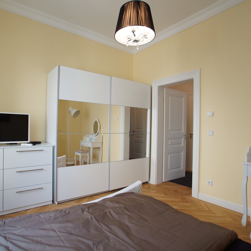 Bed room 1