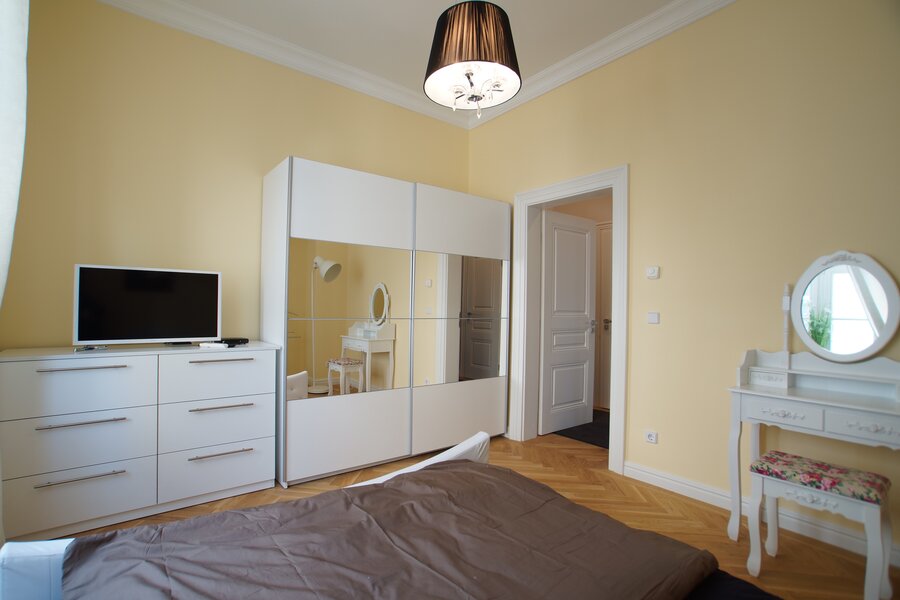 Bed room 1