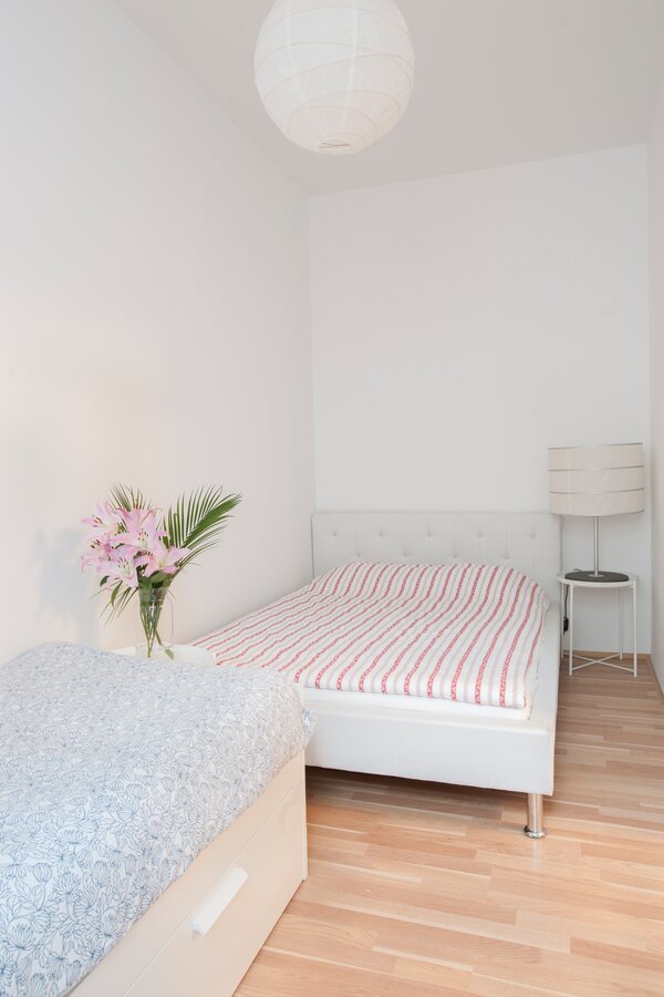 1 bed 140x200, 1 single bed 90x200