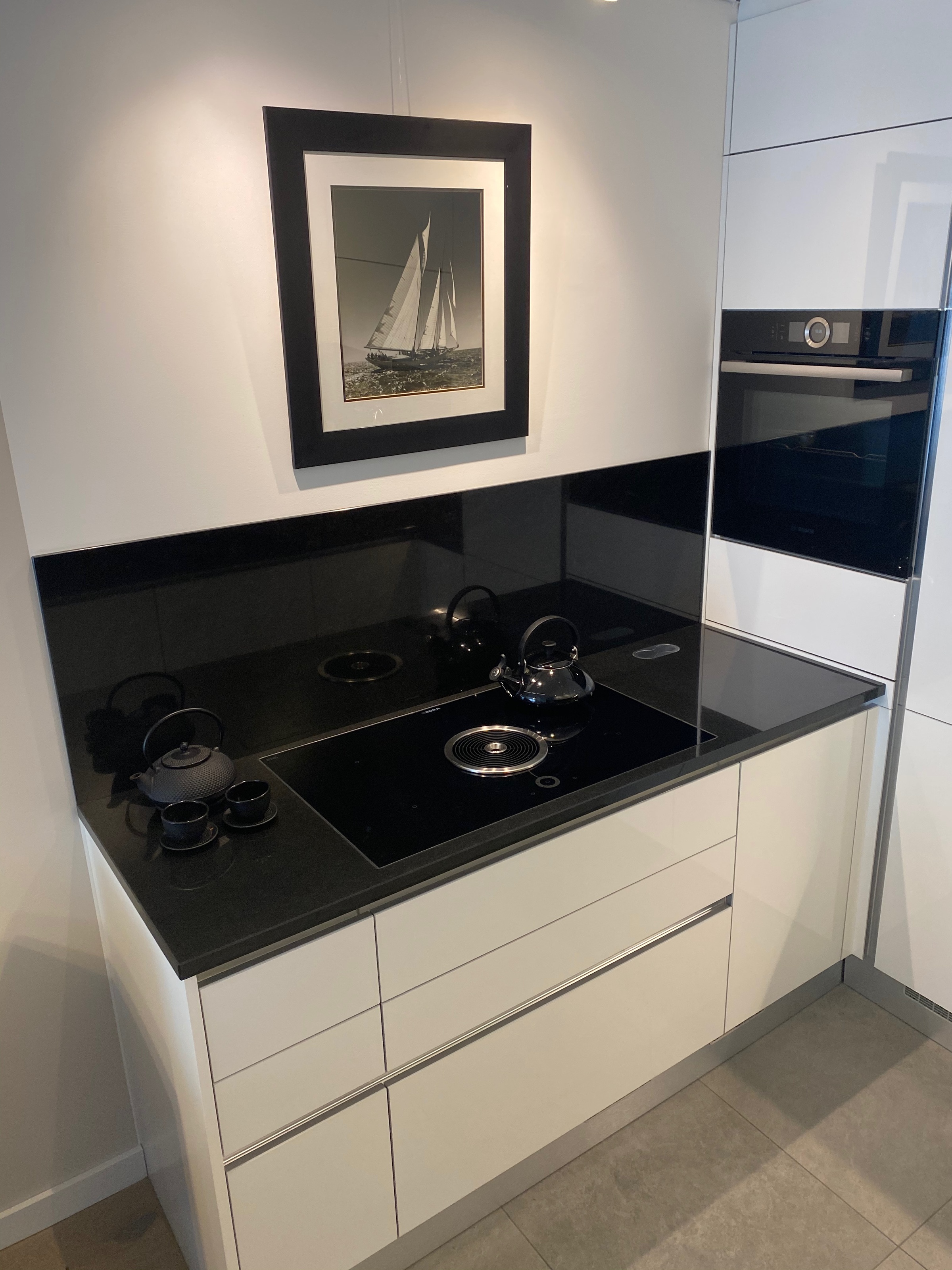 Water boils faster than in an electric cattle | © RN