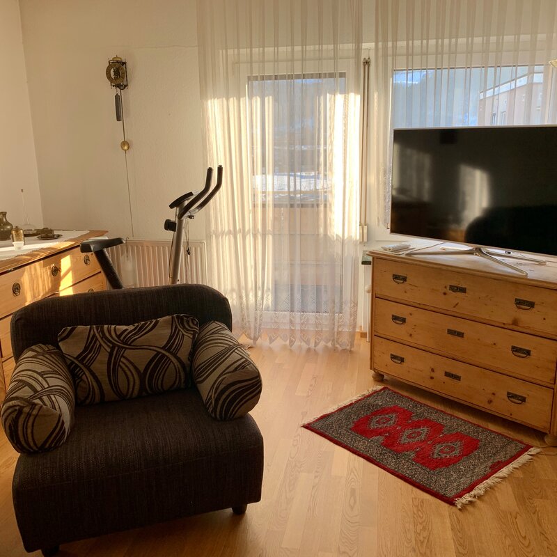 Livingroom with Hometrainer an Flat TV