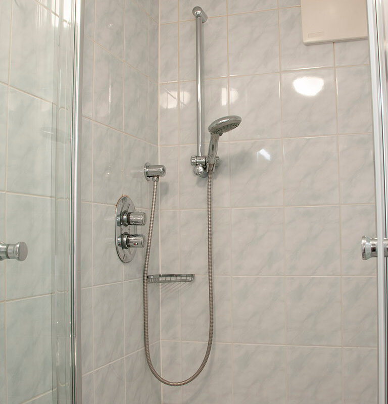 Bathroom, shower | © Sleep-Inn