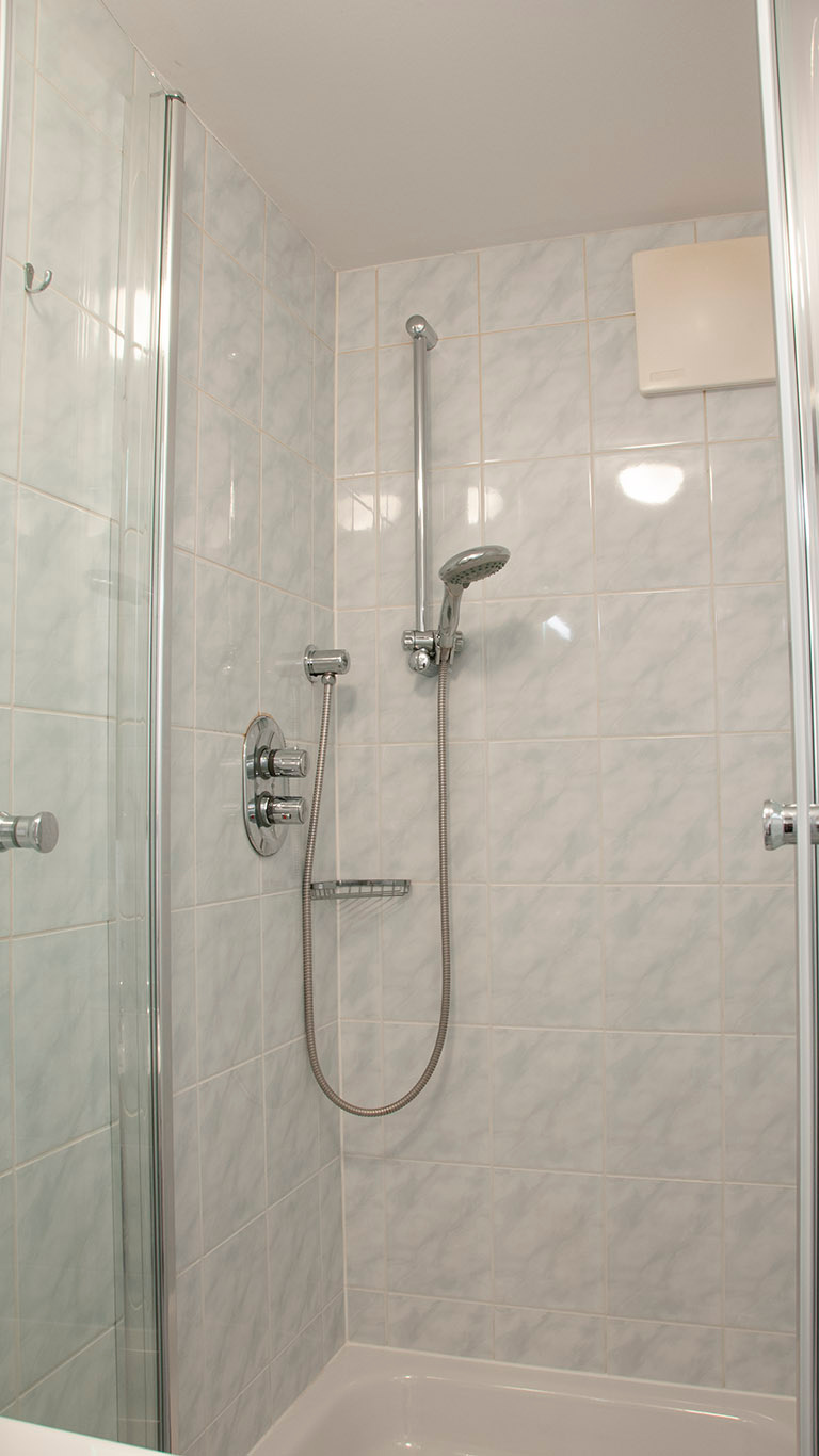 Bathroom, shower | © Sleep-Inn
