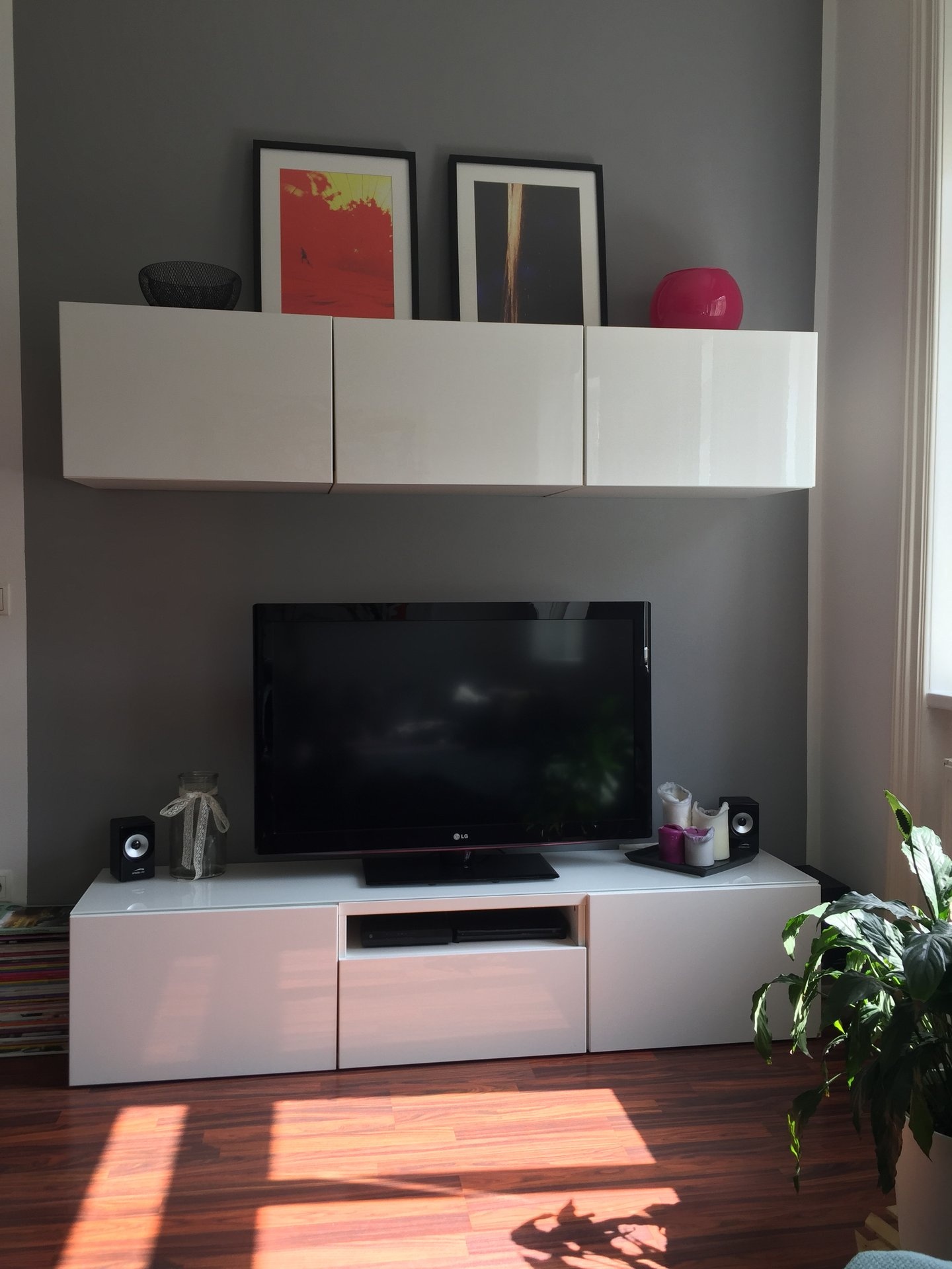 TV  | © rl
