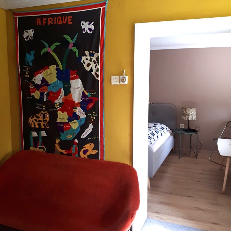  Access to the 2nd bathroom