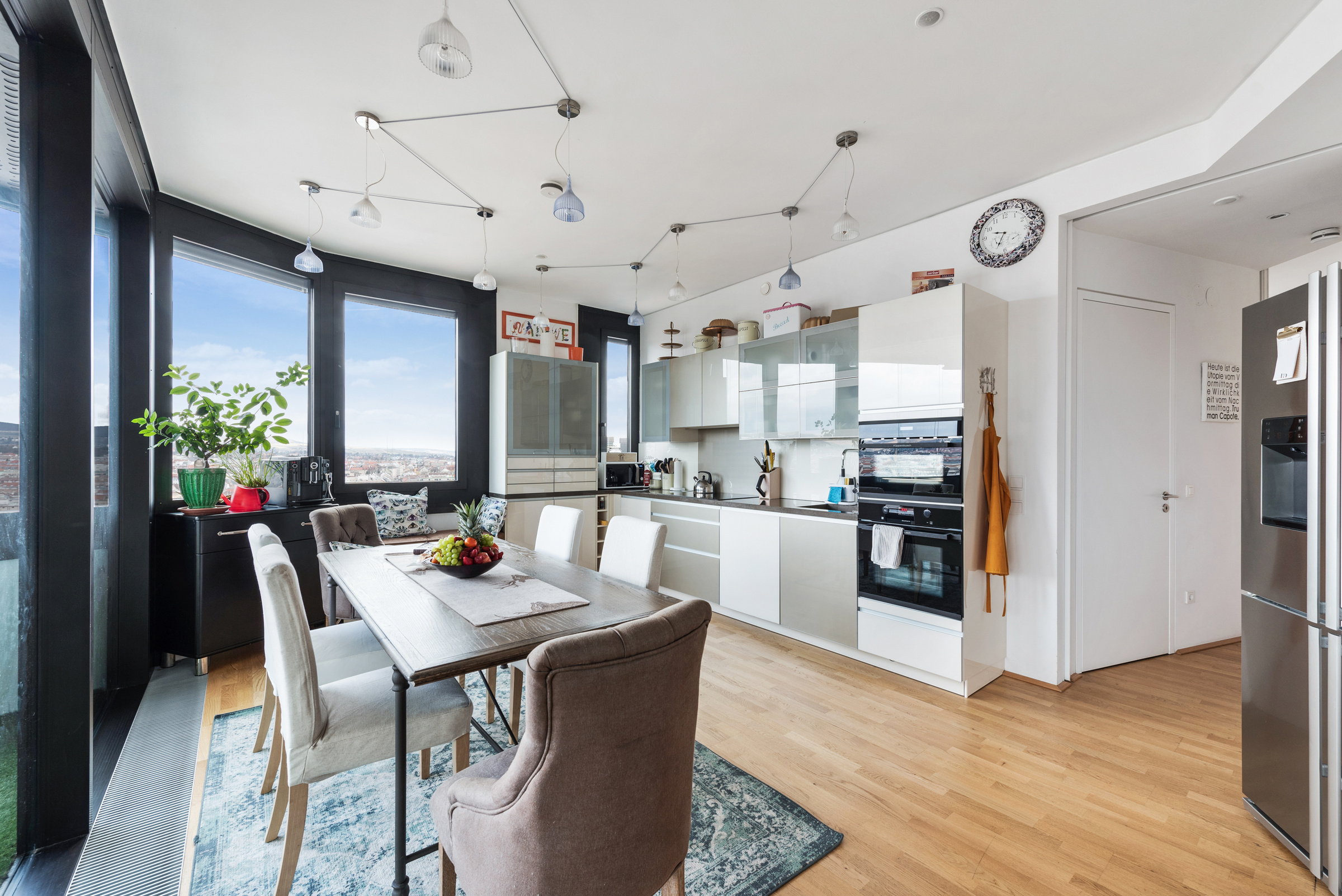 Vienna West View Living Kitchen | © Skyflats Vienna