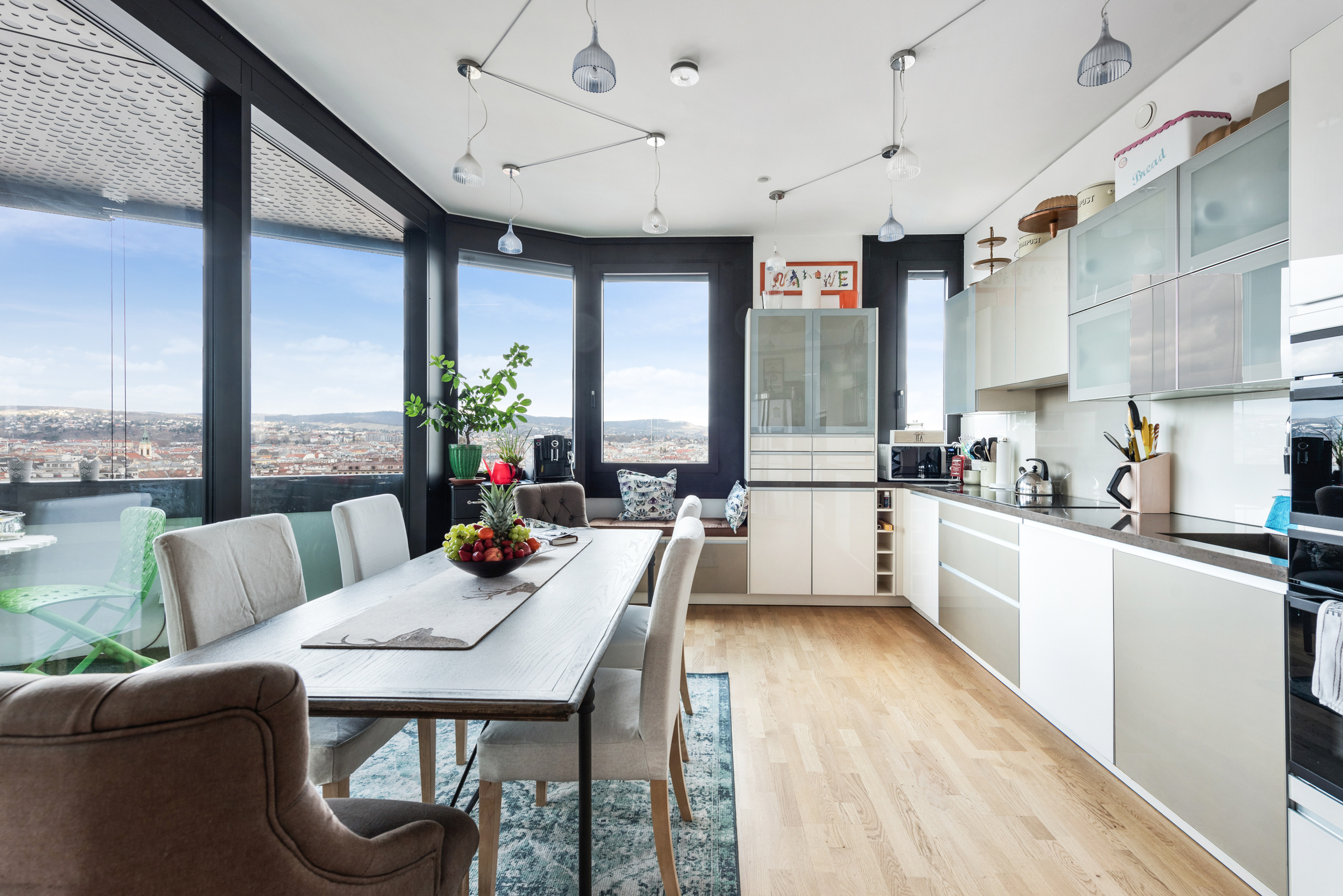 Vienna West View Living Kitchen | © Skyflats Vienna