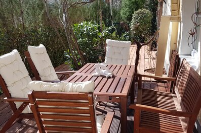 Cosy diningtable on sunny terracce