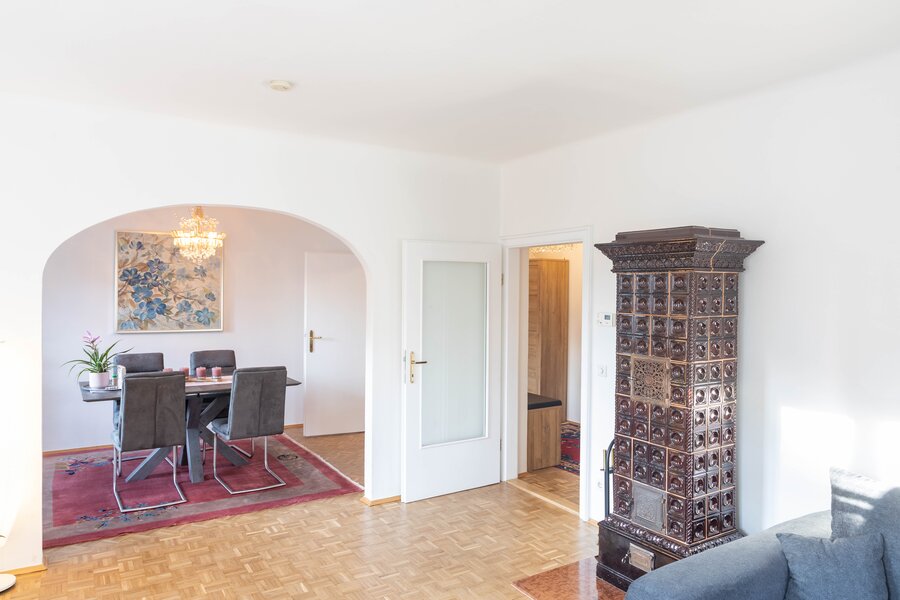 Kachelofen, Durchgang zum Esszimmer