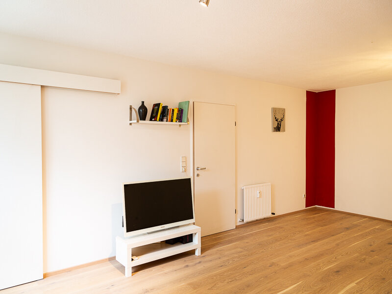 TV with Netflix, Amazon Prime | © BenRan