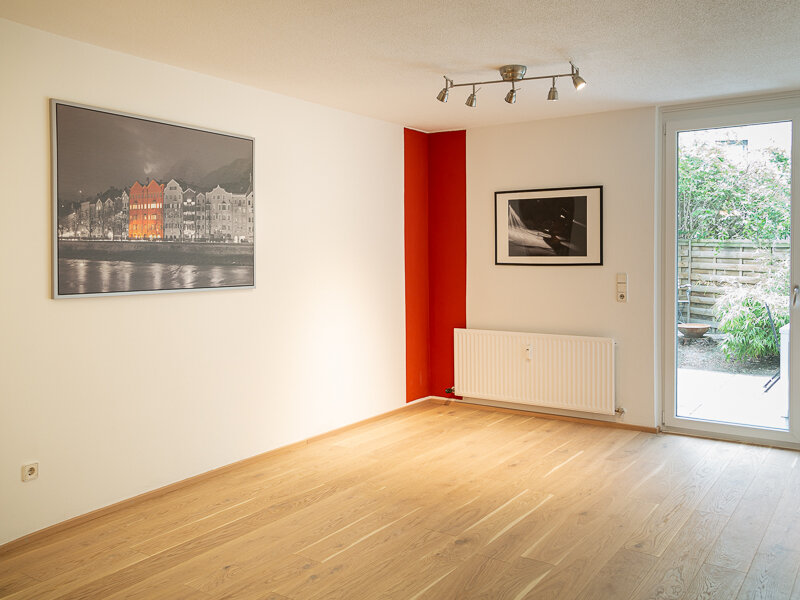 A short step into the garden | © BenRan