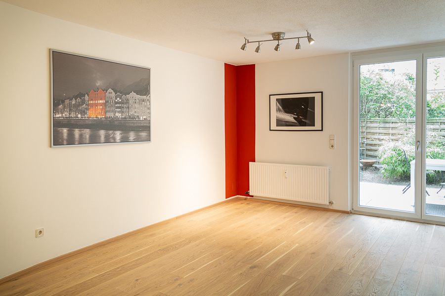 A short step into the garden | © BenRan