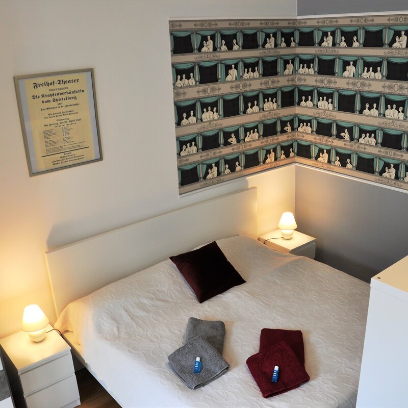 Sleeping area - bed 180 x 200