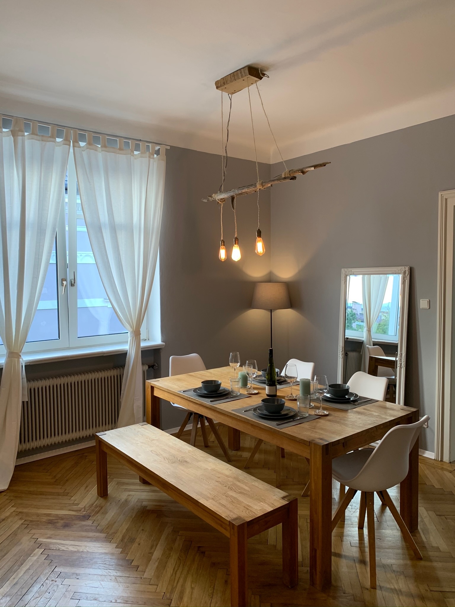Eat-in Kitchen 