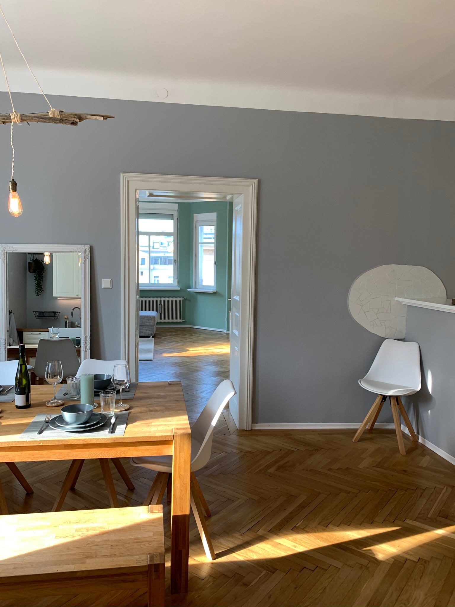 Eat-in Kitchen 