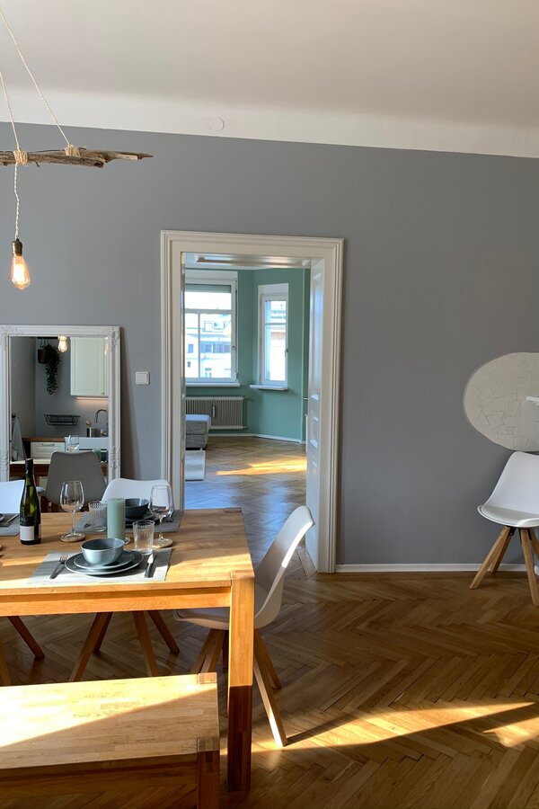 Eat-in Kitchen 
