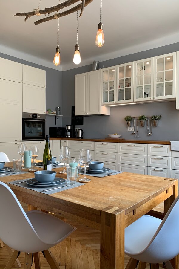 Eat-in Kitchen 