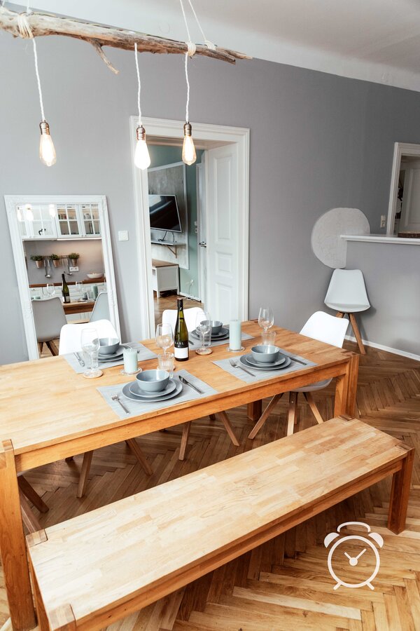 The eat-in kitchen 