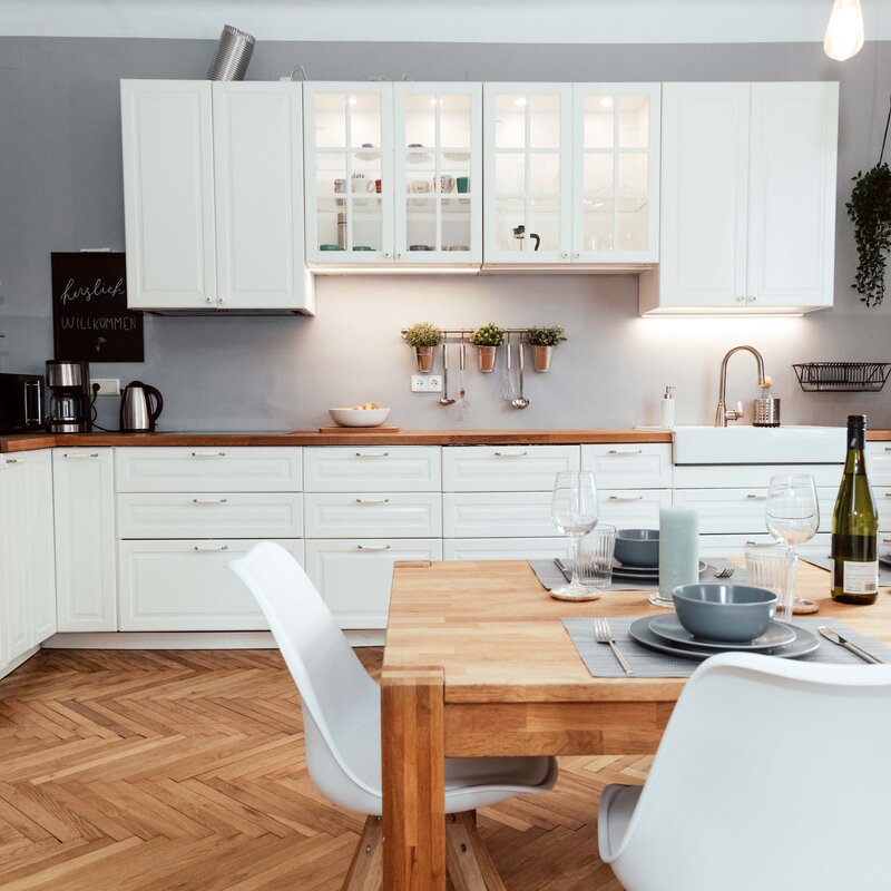 The eat-in kitchen 