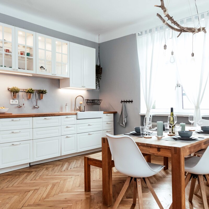 The eat-in kitchen 