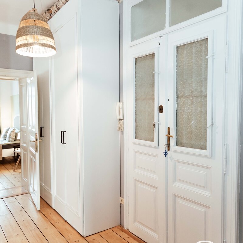 The anteroom 