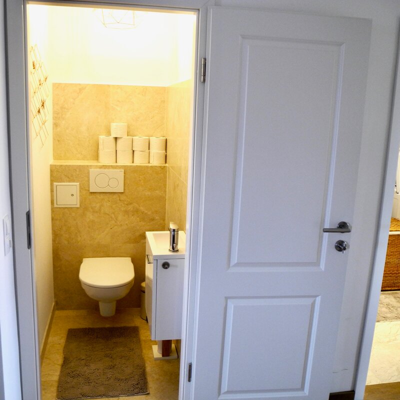 toilet and bathroom (separately accessible) | © Tillbert Strahl