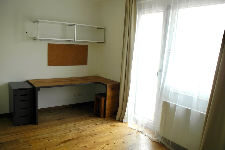 Workspace with writing desk | © Tillbert Strahl