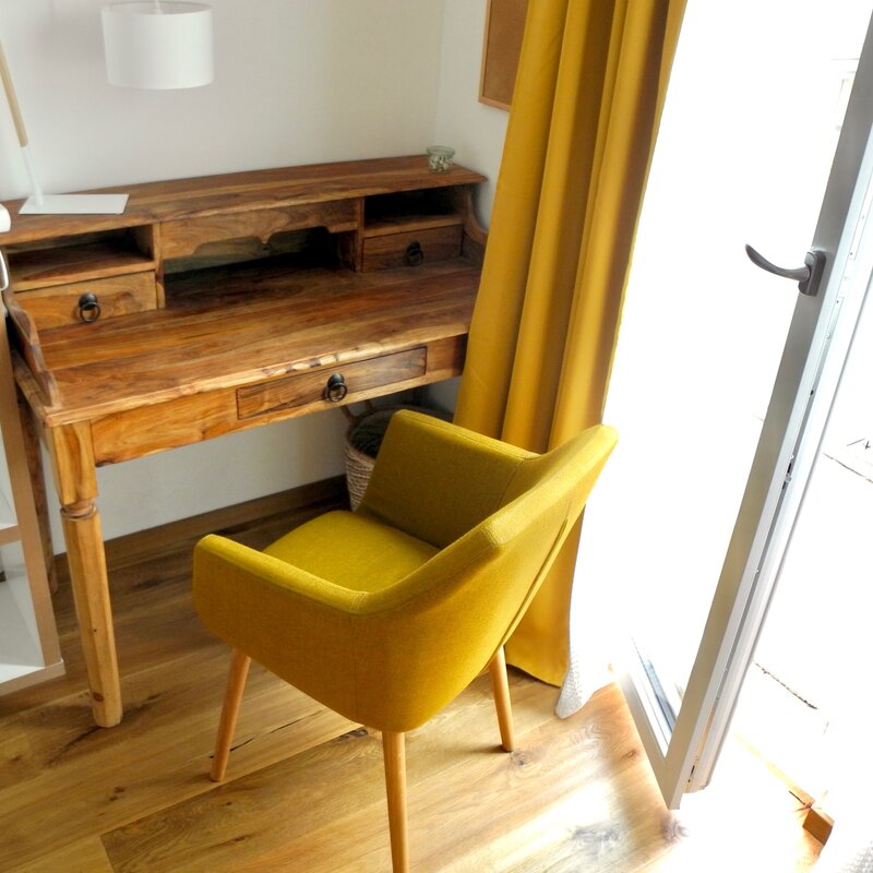 bedroom with bureau | © Tillbert Strahl