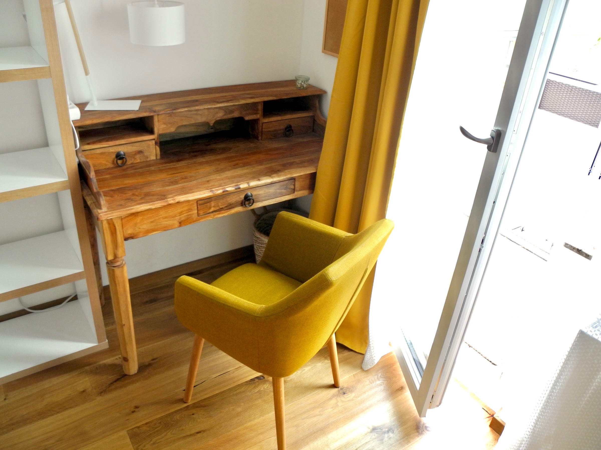 bedroom with bureau | © Tillbert Strahl